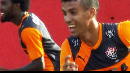 Imagem Vander exalta comissão técnica do Vitória após marcar gol diante do Criciúma