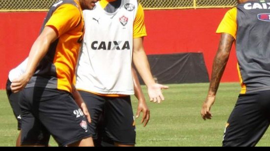 Imagem Pedro Ken comemora triunfo sobre o Criciúma e destaca força de elenco do Vitória