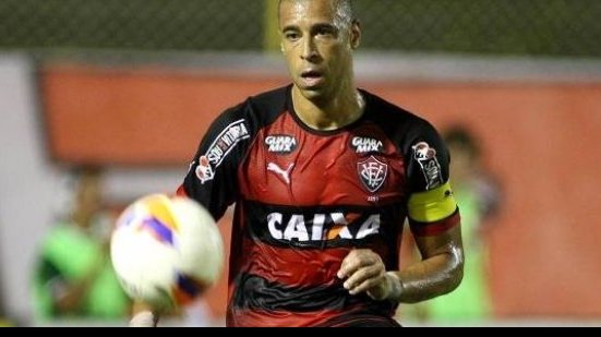 Imagem Jorge Wagner rechaça saída do Vitória: intenção é permanecer