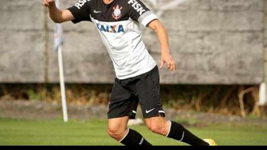 Imagem Bahia deve voltar a investir em meia do Corinthians para 2016