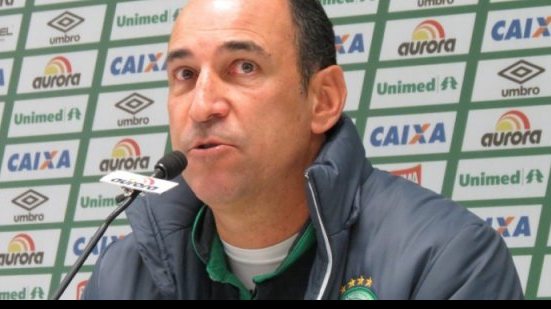 Imagem Após seis jogos sem vencer na Série A, Chapecoense demite treinador