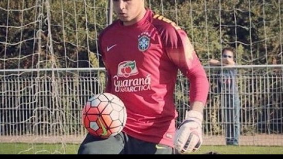 Imagem Terceiro goleiro no Bahia, Jean desabafa com uniforme do Brasil: onde sou feliz
