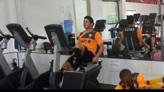 Imagem Escudero retorna aos treinos e titulares do Vitória trabalham na academia