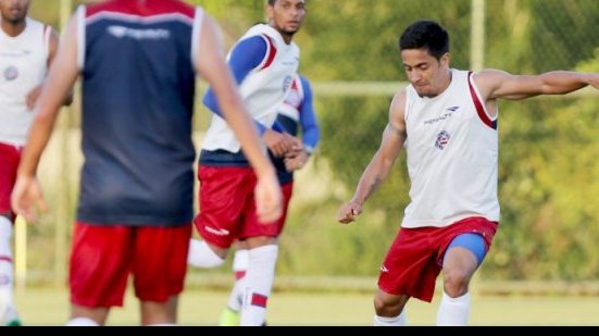 Imagem Bahia faz treino fechado em Praia do Forte e tem retornos de atacante e volante