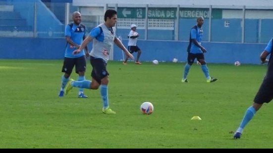 Imagem Com desfalques, técnico do Paysandu testa nova formação para duelo com o Vitória