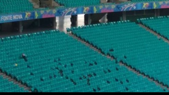 Imagem Foto denuncia cadeiras quebradas após Vitória x Paysandu; Arena despista