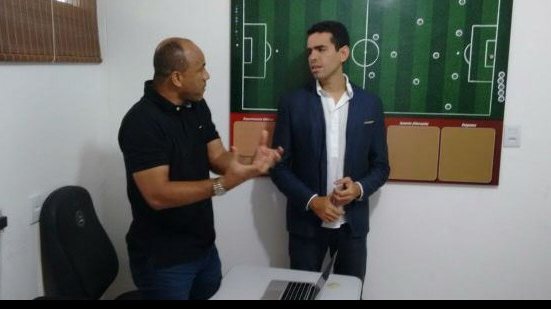Imagem Presidente do Bahia garante manutenção de Soares e promete reação no BAVI