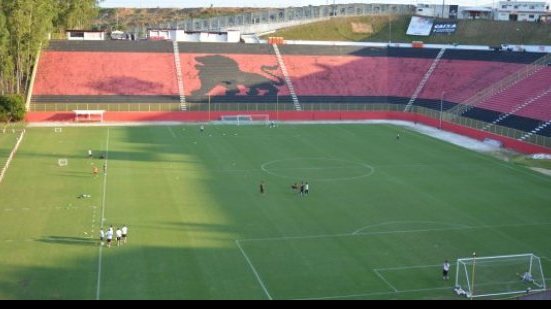 Imagem Vitória relata melhorias no gramado do Barradão após serviços de empresa