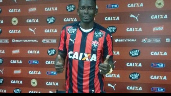 Imagem Perto de estreia em clássico, Kanu revela ansiedade; veja entrevista completa