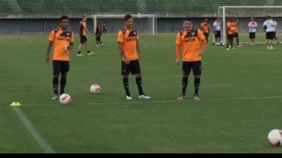 Imagem Mancini comanda coletivo em Pituaçu e volta a mudar laterais do Vitória