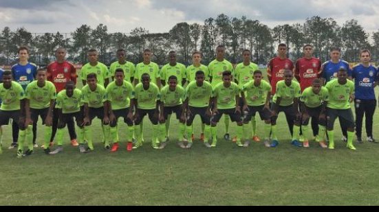 Imagem Com jogadores da dupla BAVI de titulares, Seleção Sub-15 vence amistoso