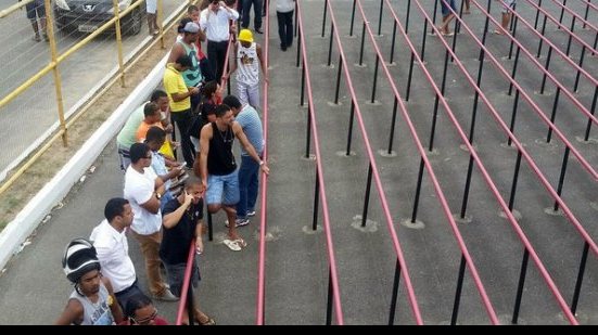 Imagem Bahia obtém liminar e suspende venda de ingressos mais barato para rubro negro