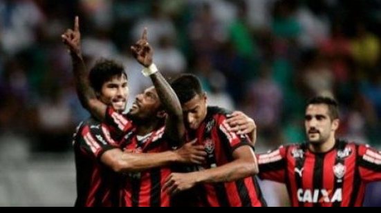 Imagem Autor de gol no BaVi, Rhayner cita Vasco e avisa que o Vitória busca título