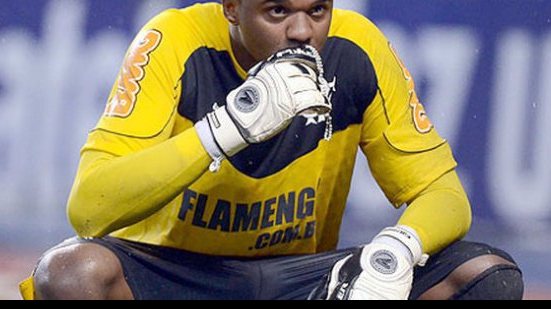Imagem Flamengo vai ter de pagar mais de R$ 3 milhões a goleiro revelado no Vitória