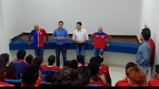 Imagem Diretoria faz reunião com jogadores e novo treinador do Bahia