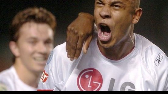 Imagem Tentando recuperar carreira, ex-zagueiro do Vitória acerta com clube paulista