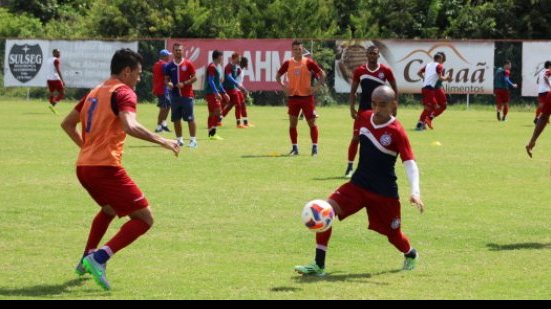 Imagem Bahia volta a treinar à tarde e Charles comanda trabalho tático