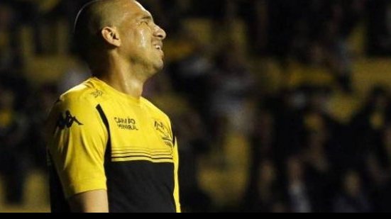 Imagem Técnico chega ao Criciúma e dispensa Neto Baiano, ex-Bahia e mais cinco