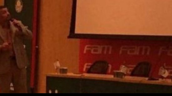 Imagem Coordenador representa o Vitória em Congresso sobre futebol 