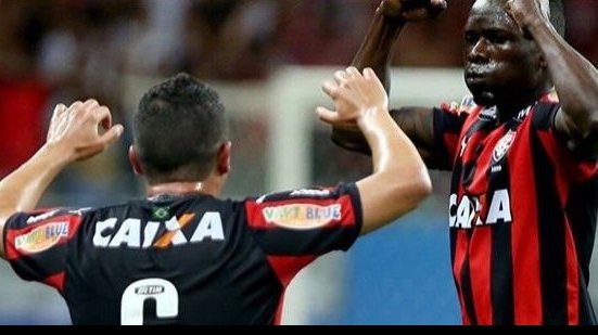 Imagem Suspenso, Diego Renan pede perdão à torcida: peço desculpas por ter sido expulso