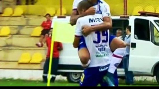 Imagem Bahia encerra jejum de vitórias, bate Oeste e volta ao G-4 na Série B