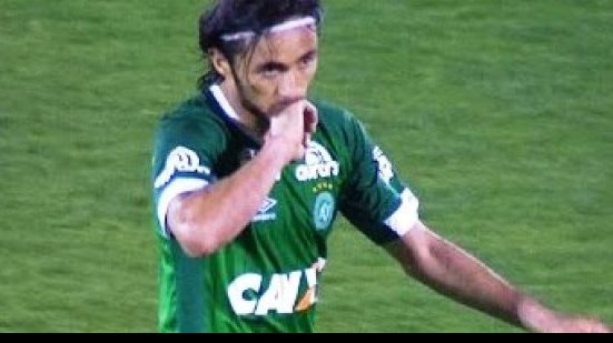 Imagem Apodi brilha e Chapecoense vira sobre o Grêmio; Confira resultados da Série A
