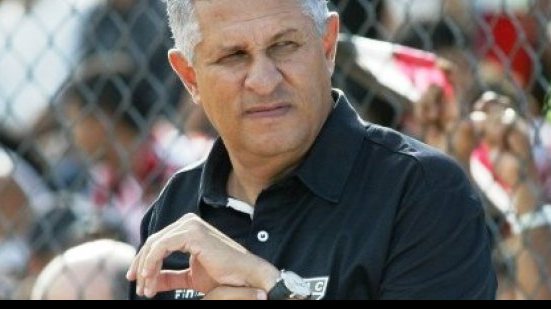 Imagem Flu de Feira demite treinador vice-campeão da segundona e contrata Arnaldo Lira