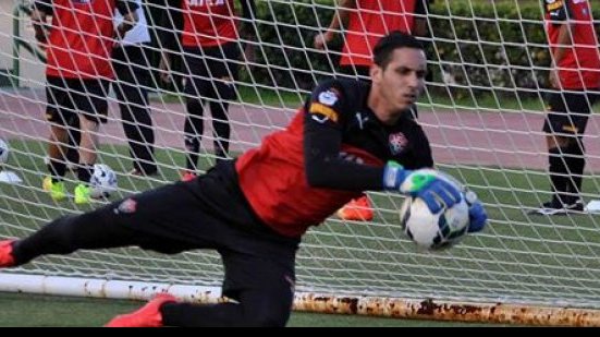 Imagem Gatito Fernández elogia treinador de goleiros do Vitória e mira &#039;final&#039
