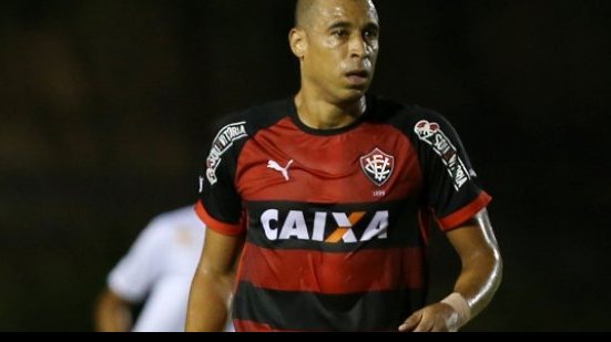 Imagem Jorge Wagner prevê Vitória na luta pelo título até o fim da Série B: disputa boa