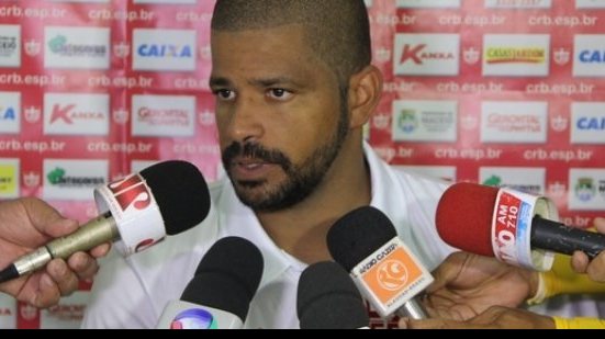 Imagem Jogadores do CRB pregam respeito ao Vitória e destacam jogo aberto