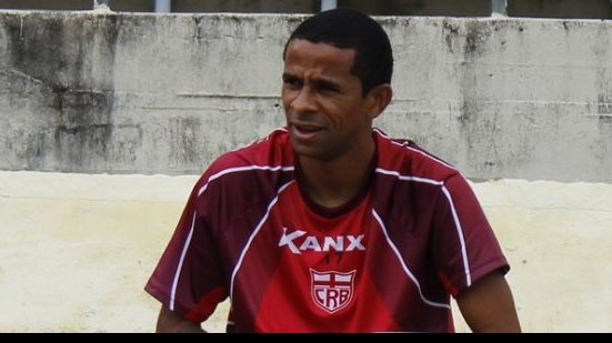 Imagem Ex-Vitória reforça o CRB para duelo com o Leão; dois atletas são dúvidas
