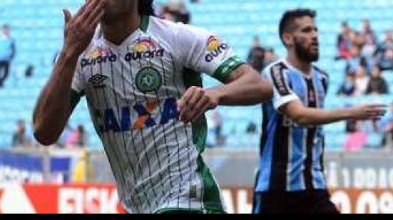 Imagem Após sofrer com velocidade de Apodi, Grêmio pode contratar ala da Chapecoense