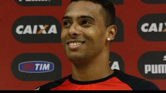 Imagem Elton prega respeito ao CRB e seca o Botafogo: temos que fazer nossa parte