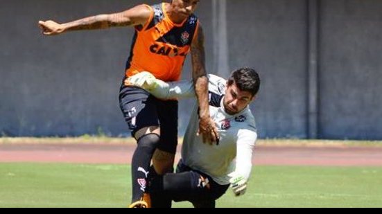 Imagem Relacionado, Fernando Miguel agradece apoio da torcida durante tempo lesionado
