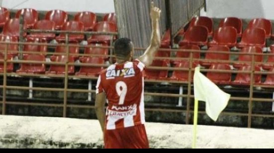 Imagem Mancini pede atenção com Zé Carlos e cobra postura de campeão ao Vitória