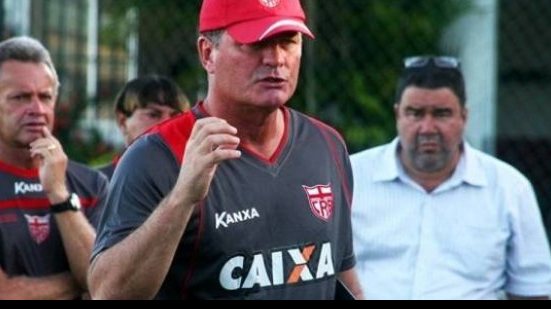 Imagem CRB vai com 21 jogadores no grupo para duelo com o Vitória