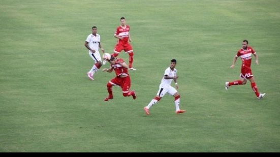 Imagem Vitória apenas empata com o CRB e já acende sinal de alerta
