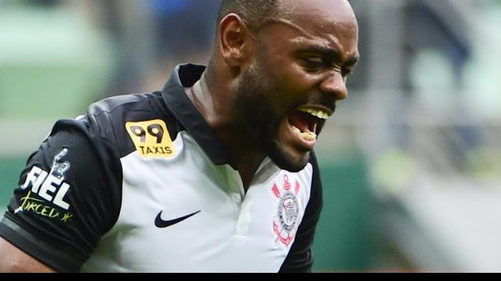 Imagem Corinthians vence o Flamengo e fica perto do hexa