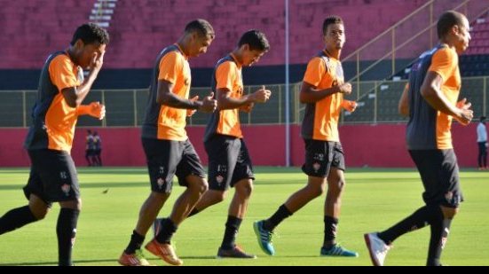 Imagem  Sem quatro titulares, Vitória inicia preparação para enfrentar o Náutico