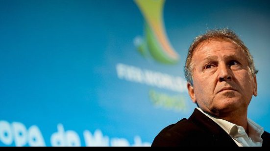 Imagem Zico desiste de candidatura à presidência da Fifa