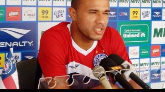 Imagem Roger elogia evolução da defesa do Bahia e avisa Botafogo: “não são favoritos”