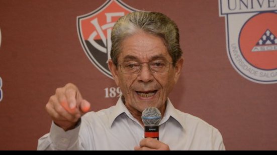 Imagem Presidente ressalta papel social do Vitória e zagueiro revela que jogou basquete