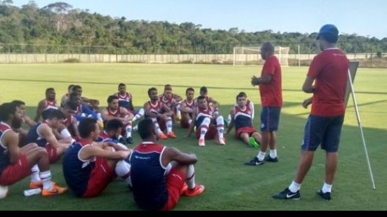 Imagem Em Praia do Forte, Bahia faz coletivo de olho no Botafogo