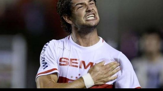 Imagem Jornal espanhol coloca Pato na mira do Barcelona