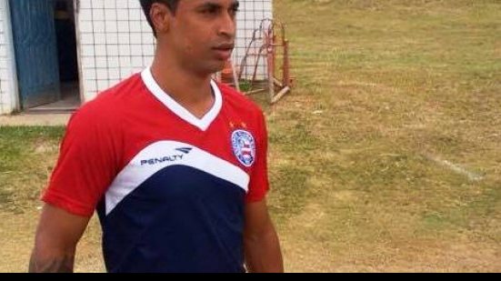 Imagem Ávine surpreende e aparece sem barba no treino do Bahia