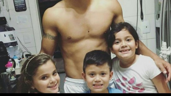 Imagem  Pittoni não é relacionado e fica de babá em Salvador