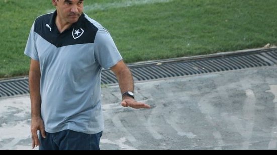 Imagem Técnico do Botafogo destaca partida &#039;difícil e tensa&#039; diante do Bahia