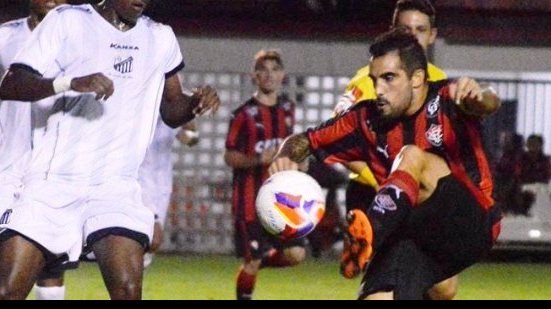 Imagem Com lesão na coxa, Escudero pode desfalcar o Vitória diante do Macaé