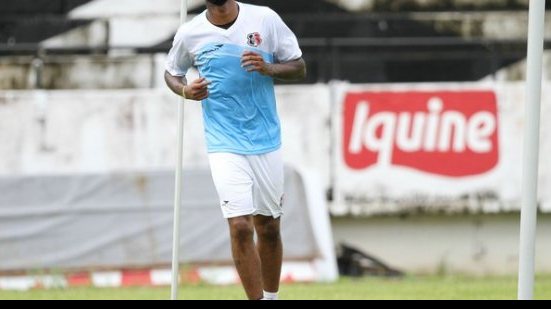 Imagem Com Grafite, Santa testa formação cautelosa para encarar o Bahia