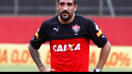 Imagem Exame não constata lesão e Escudero deve atuar contra o Macaé
